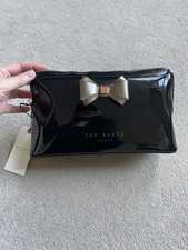 Ted Baker Black Bow Make Up