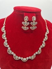  Women's Necklace from Isabel Jewels  multytone goldplated stylishclassic new 