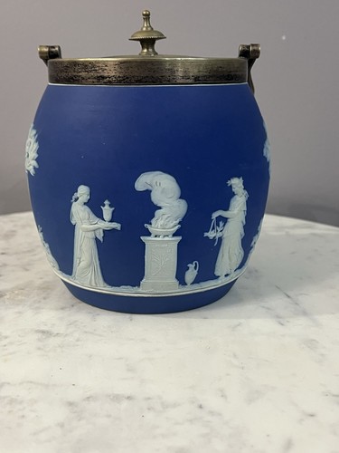 Wedgwood jasperware biscuit - wedgwood,