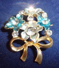 AVON Cluster Flower Lapel