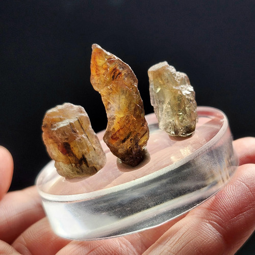 Pleochroic andalusite crystal - pleochroic,