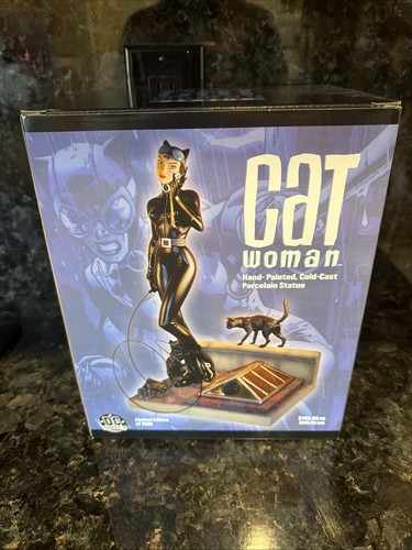 Catwoman cold cast hand - catwoman,