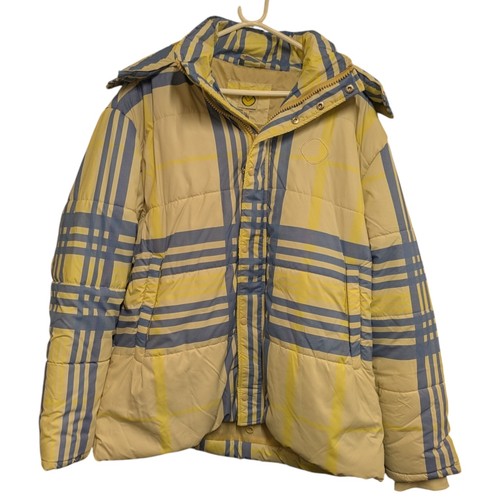 Nwt leeds united ecru puffer - leeds,