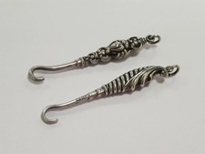 2 FINE ANTIQUE HM SOLID SILVER SMALL GLOVE BUTTON HOOKS/ADIE & LOVEKIN 1904/1914