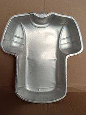 Wilton T-shirt/Football Shirt/Sports Jersey   Novelty Cake Tin