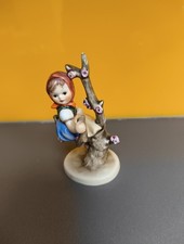 Goebel Hummel Figurine Girl