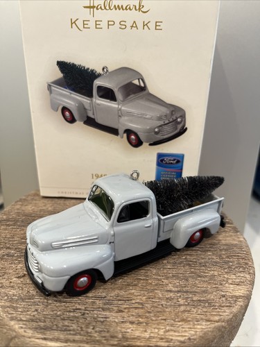 Hallmark keepsake ornament - keepsake,