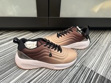 New Stunning Ladies Carvela Two Tone Trainers UK 6