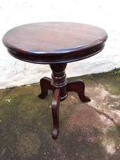 VINTAGE SOLID WOOD ROUND