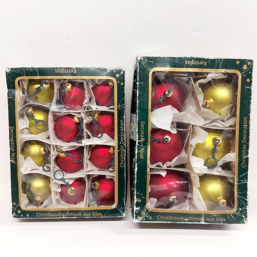 18x vintage glass baubles - vintage,