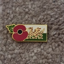 Welsh Dragon Poppy badge