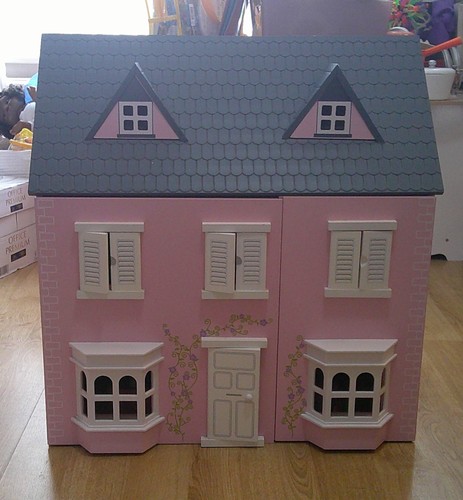 Large pink dollhouse - pink,