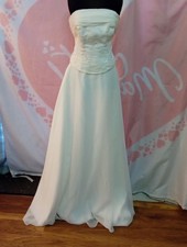 Wedding dress size 14 ivory