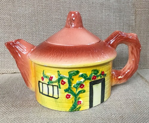 Vintage yellow cottage - yellow, ceramic