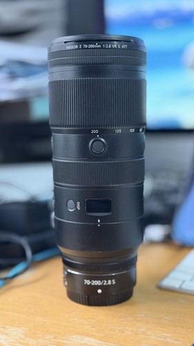 Nikon nikkor 200mm - z, f/2.8