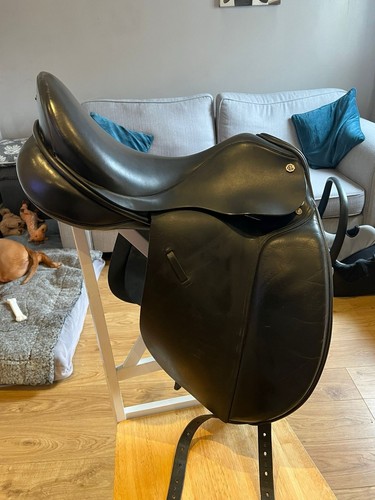 Barnsby dressage saddle - dressage,
