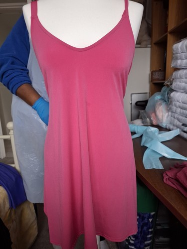Pink sleeveless scoop neck - pink,