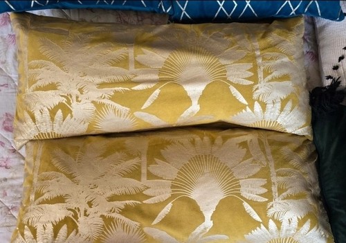 Paoletti feather filled gold - feather,