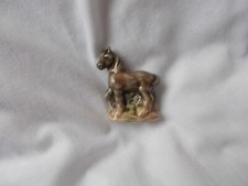 WADE  HORSE    DARK GREY / GREEN BASE    (06/11)  # # #   WHIMSIE