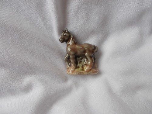 Wade horse dark grey - horse,