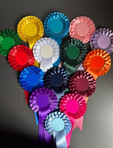 Rosettes with blank centre - with,