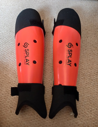 Splay adjustable hockey shin - splay,