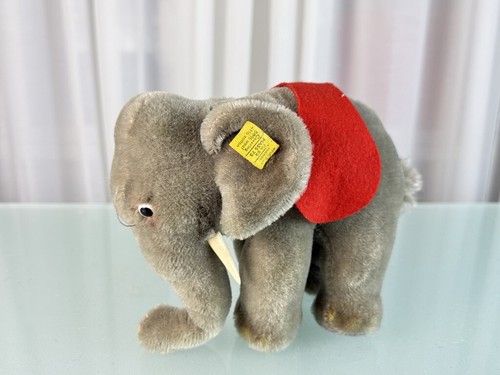 Steiff animal collectors - animal,