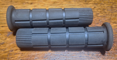Black bmx bike grips mirra - black,
