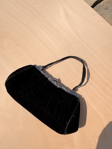 Laura ashley black velvet - ashley,