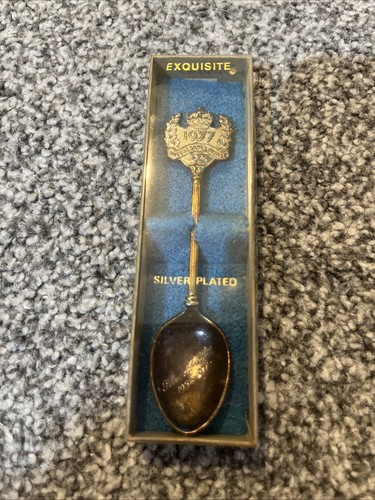 1977 silver plated queen - 1977, queen's