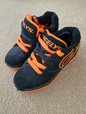 Heelys - Kids wheelie shoes