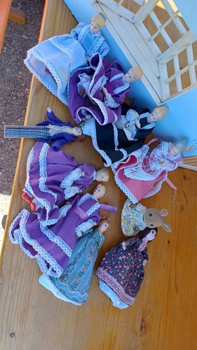 Dolls house - dolls,