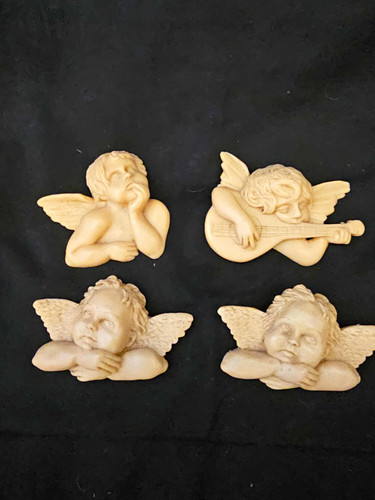 Set beige resin angels - of, 4