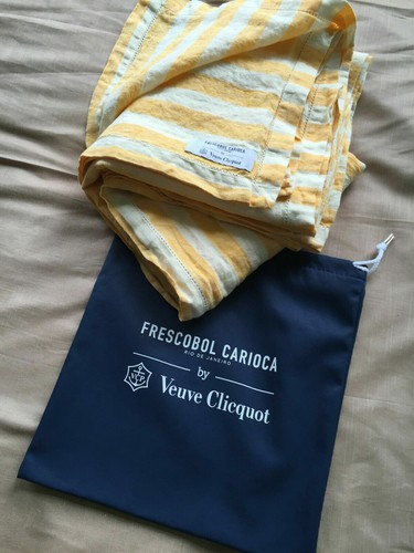 Veuve clicquot linen beach - ,