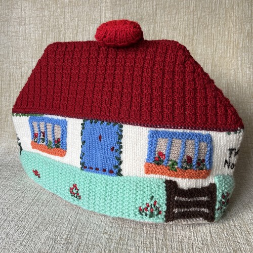 Cottage tea cosy design - cottage,