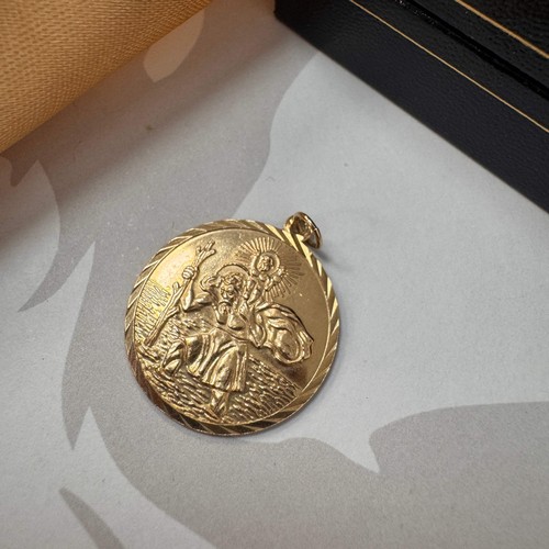 9ct yellow gold christopher - 9ct, st