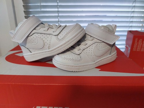 Nike court borough mid - court,