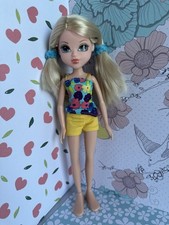 Sweet Petals Avery Moxie Girlz Doll