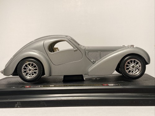 Burago bugatti atlantic 1936 - burago,