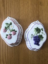 2 x VINTAGE DECORATIVE CERAMIC