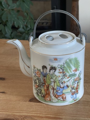 Chinese style teapot royal - style,