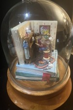 ENESCO MUSIC BOX MOUSE AS ARTIST IN STUDIO WOODEN BASE WITH GLASS DOME