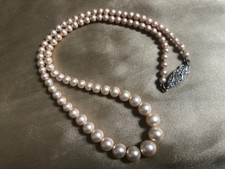 VINTAGE Rosita Graduated Cream Faux Pearl Necklace Fancy Box Clasp #S