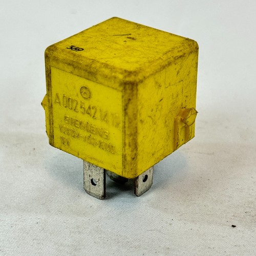 Mercedes relay a0025421419 - relay,