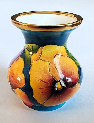 Rare vintage moorcroft - rare,