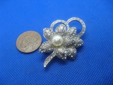 Lovely Clear Rhinestone Silver Tone Flower & Ribbon Brooch. New.