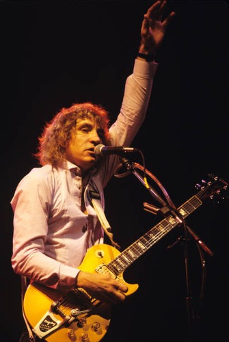 Joe walsh performing playing - performing,