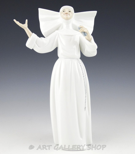 Lladro figurine sister singing - lladro,