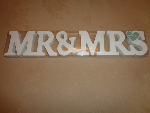 Mrs wooden letter - &,