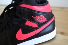 Wmns Air Jordan 1 Mid 'Siren
